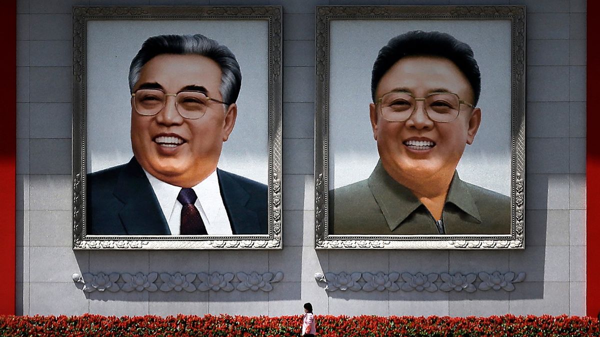Chraňte vyobrazení vůdců, vyzvala Severní Korea před tajfunem